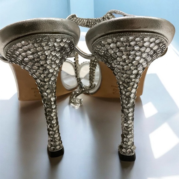 Manolo Blahnik Rhinestone Ankle Strap 4.25”Stiletto Sandal Crystal Heels, Sz 8.5 - Picture 3 of 16